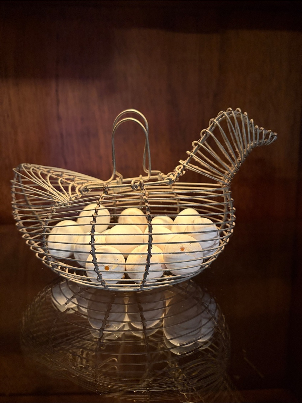 Vintage Wire Chicken Egg Basket w/handles & fake egg decoration